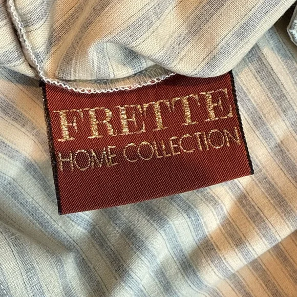 Frette Italy Pillowcases 20”x30”Striped Luxury set of 2 - Picture 3 of 4